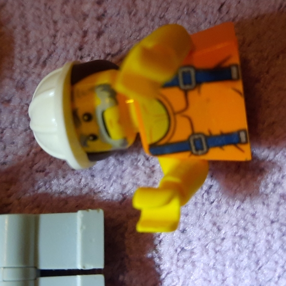 Lego Toys 3 and 1/2 men - Picture 5 of 8